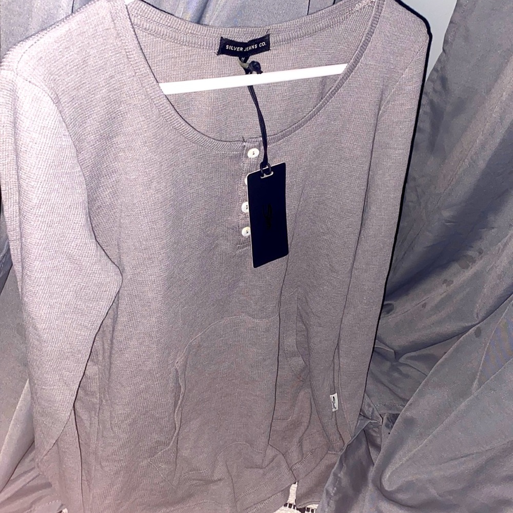 grey silver jeans co. long sleeve 👕🌚